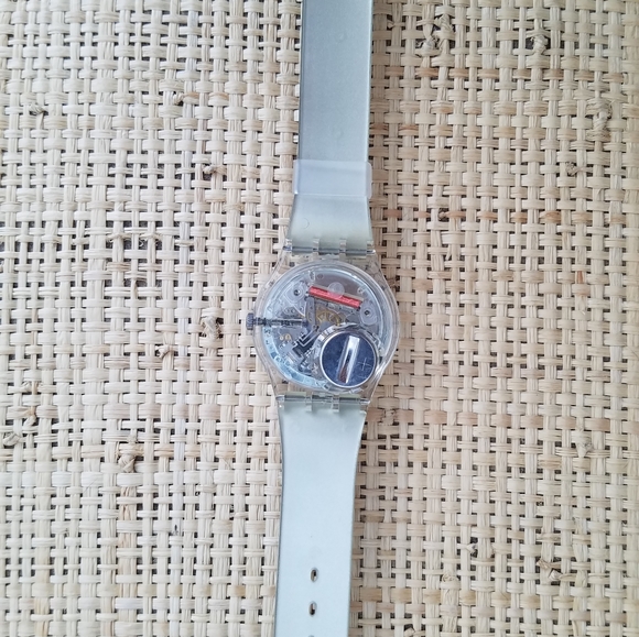 New Women's "Silver Swatch Watch" - Picture 5 of 7
